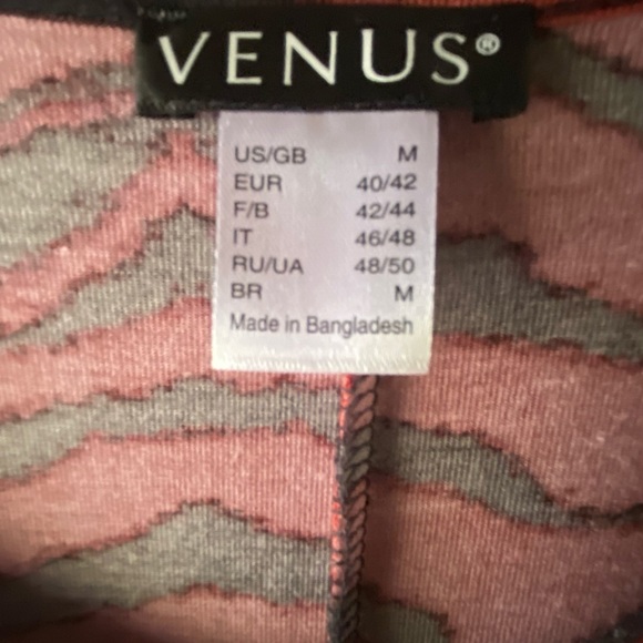 VENUS Tunic, tiger striped top. Medium. With asymmetrical hem. - Picture 7 of 7